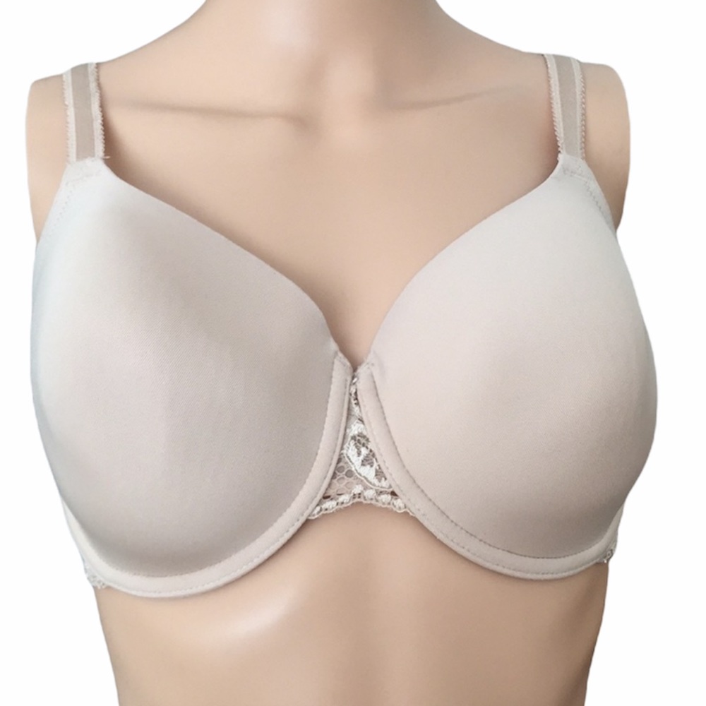 NWOT Wacoal nude sweater bra
